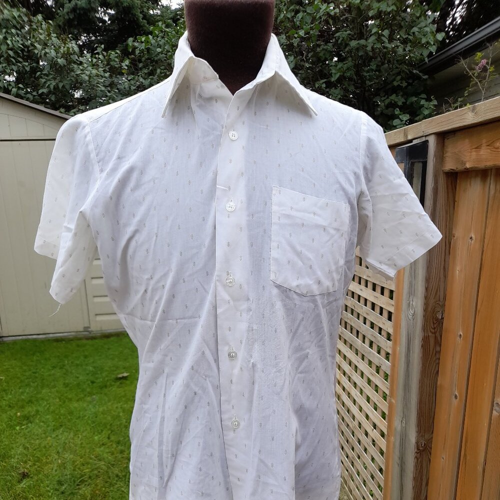 Vintage 70s Shirt with Butterfly Collar 39" Chest White Short Sleeves Zellers